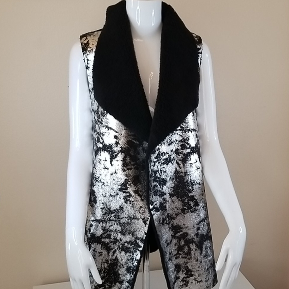 Mesh + Lace Sherpa Black & Silver Vest - Picture 5 of 16